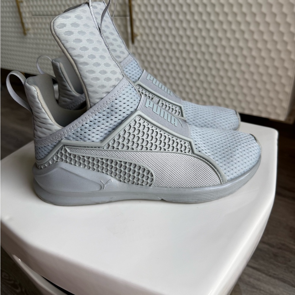 PUMA x Fenty By Rihanna Women's Light Gray Athletic Shoes
